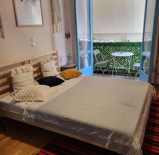 Viva La Frida Boho Apartment In Central Athens