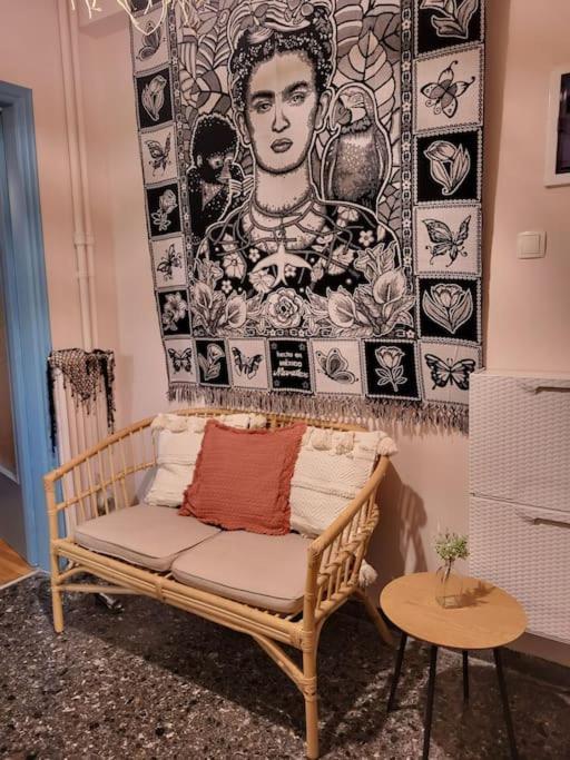 Viva La Frida Boho In Apartment *
